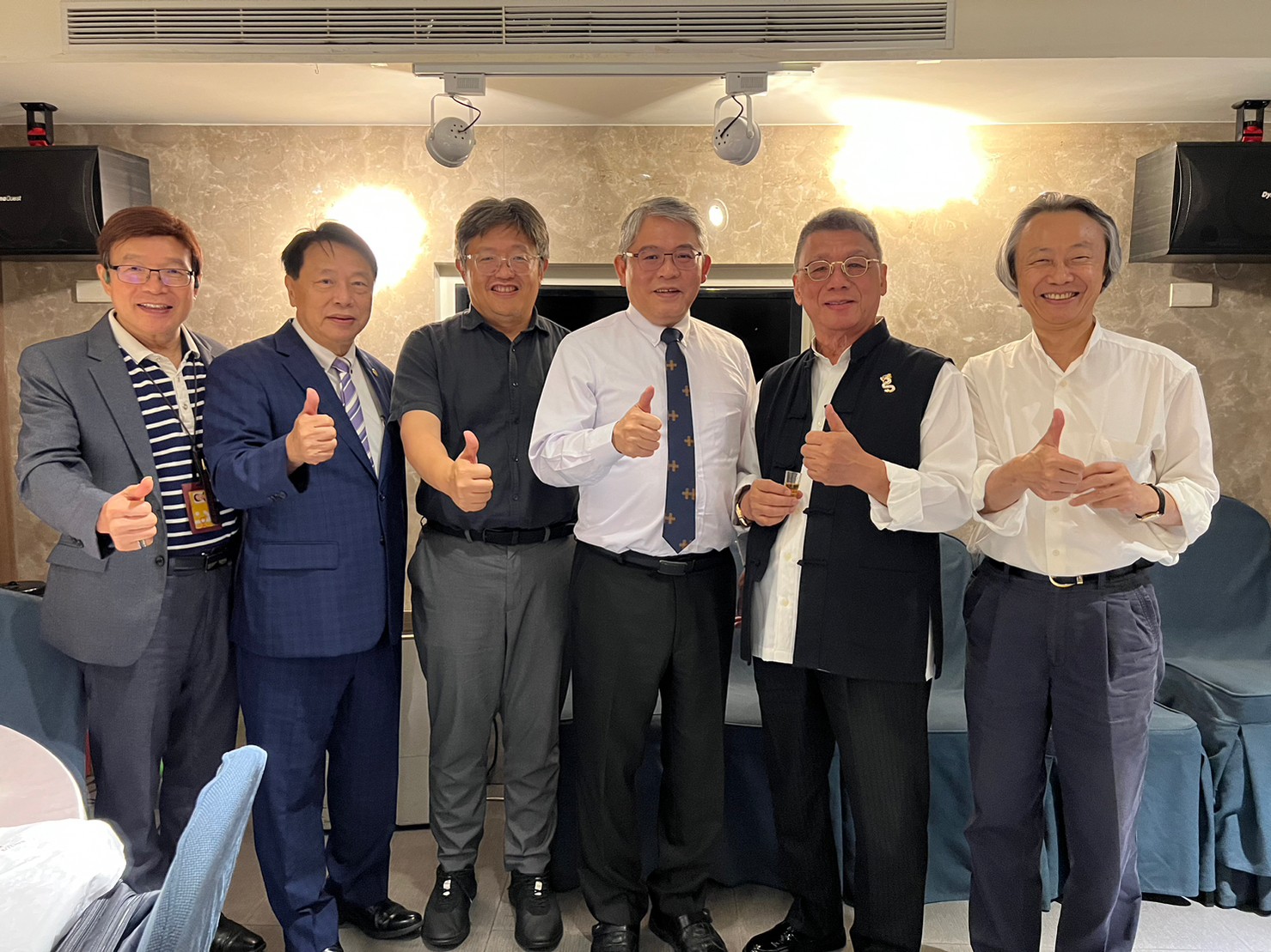 1C996112 2AE8 4193 81AB B7B1A869A491 L0 001